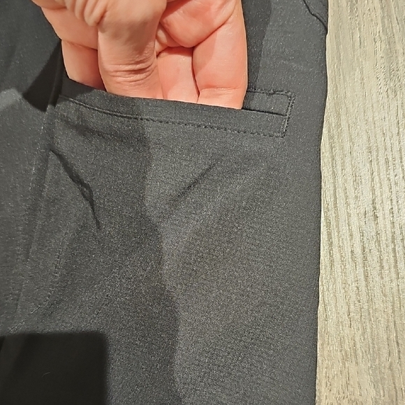 Eddie Bauer Black Flat Front Shorts for Versatile Wear - Picture 6 of 10